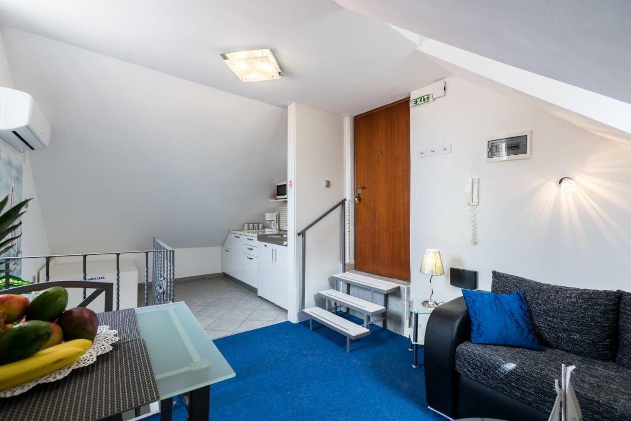 Nona Lena Studio Apartment Split Exterior photo
