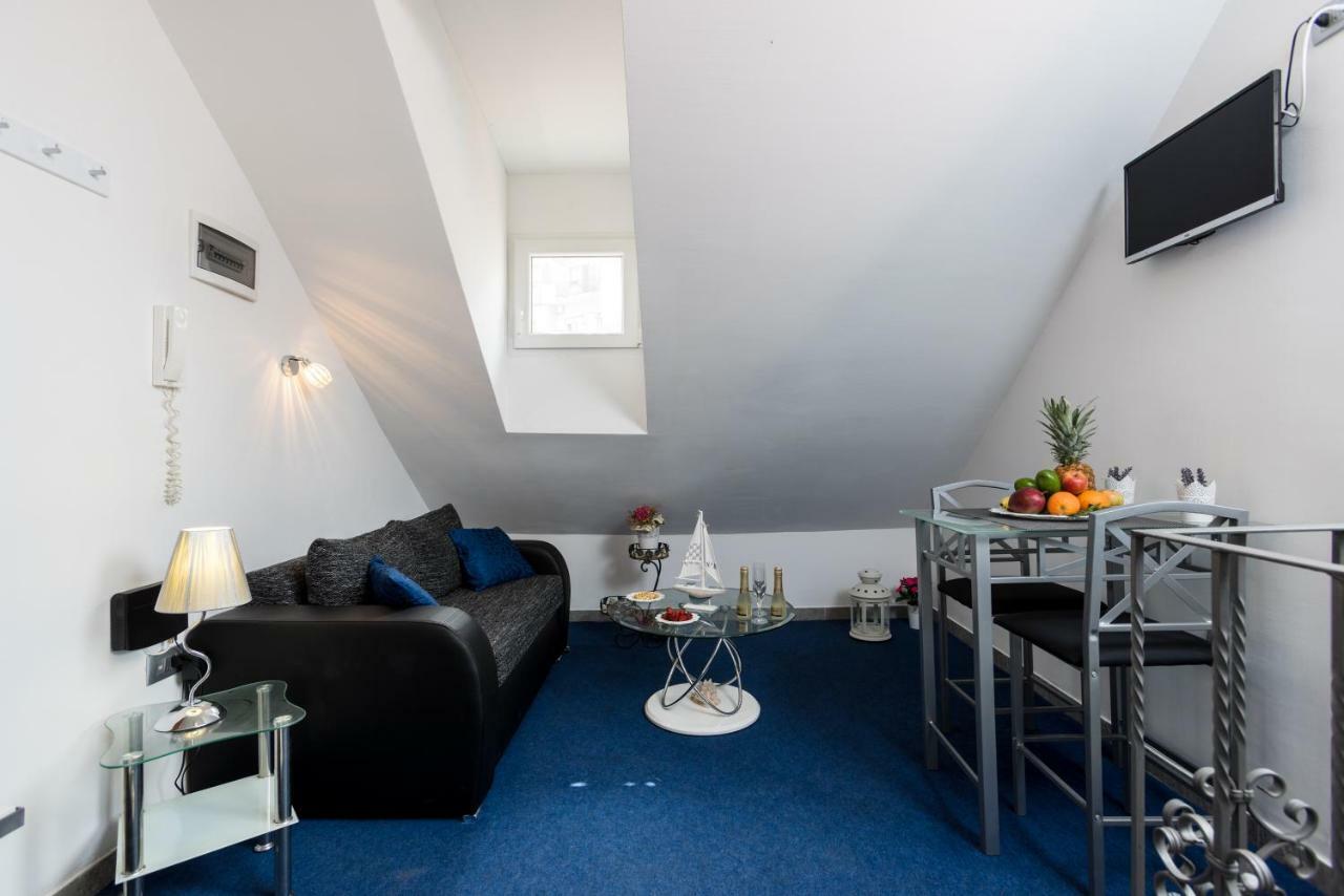 Nona Lena Studio Apartment Split Exterior photo